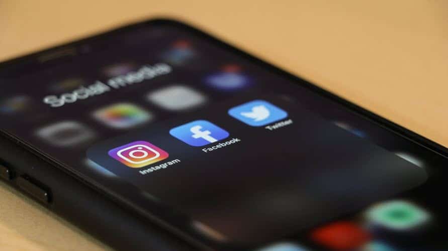 BlackCloak Mobile Device showing social media apps